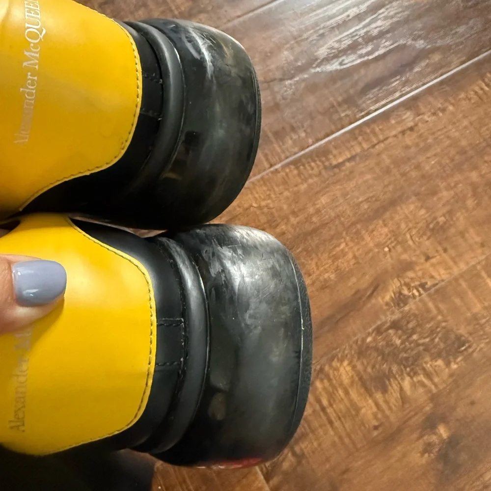 Alexander McQueen Black and Yellow Sneakers EU 42 - Picture 8 of 15